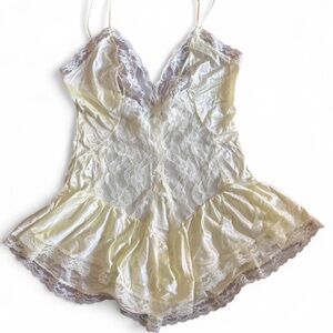 Elegant Cream Lace Chemise